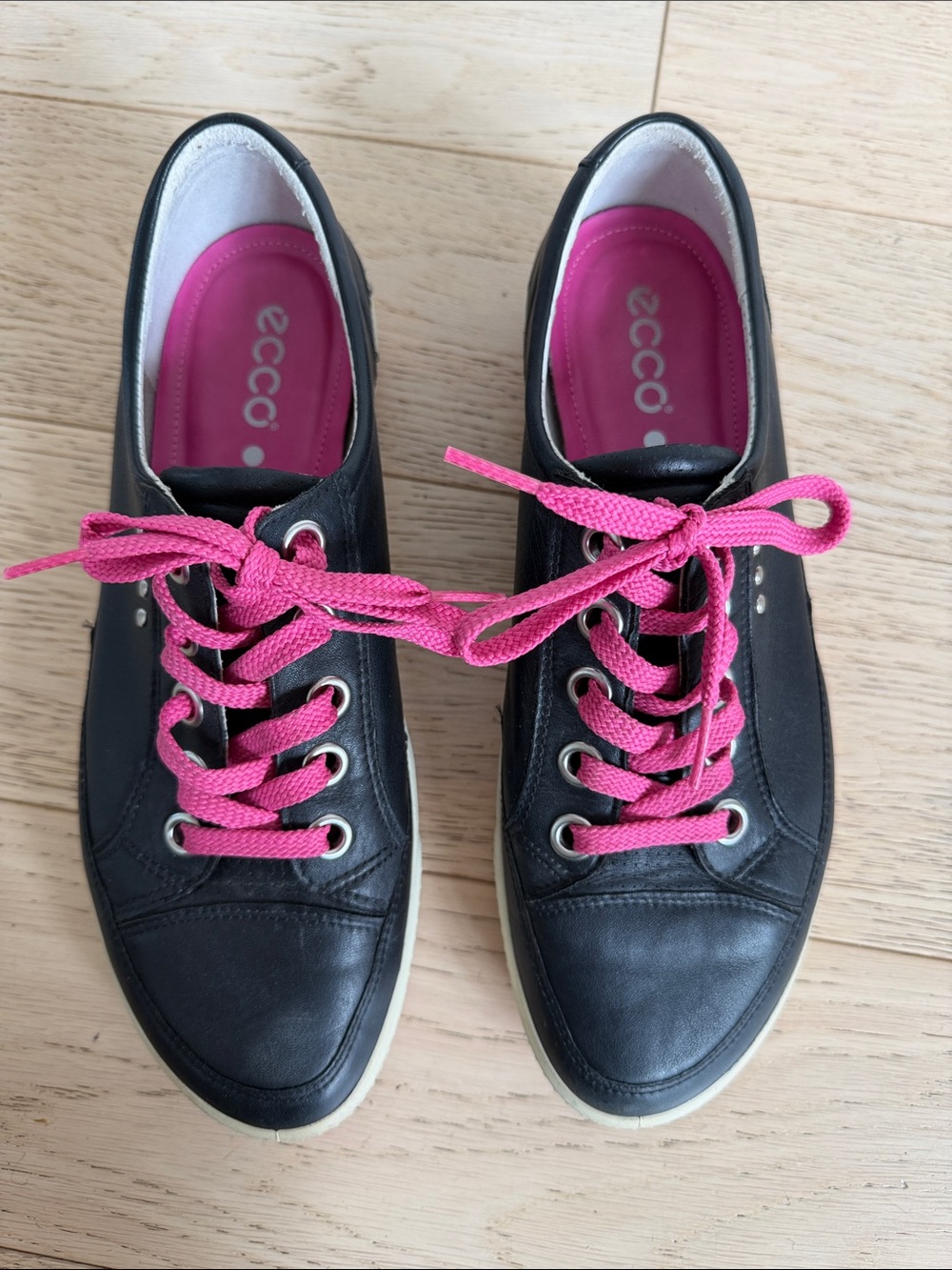 ECCO Street Premiere Leather Spikeless Golf Shoes Pink Laces Athleisure Casual